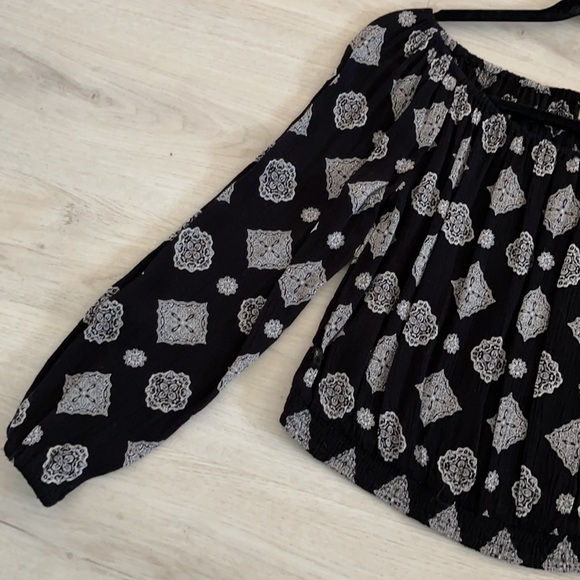 Amuse Society Printed Top - Picture 2 of 4